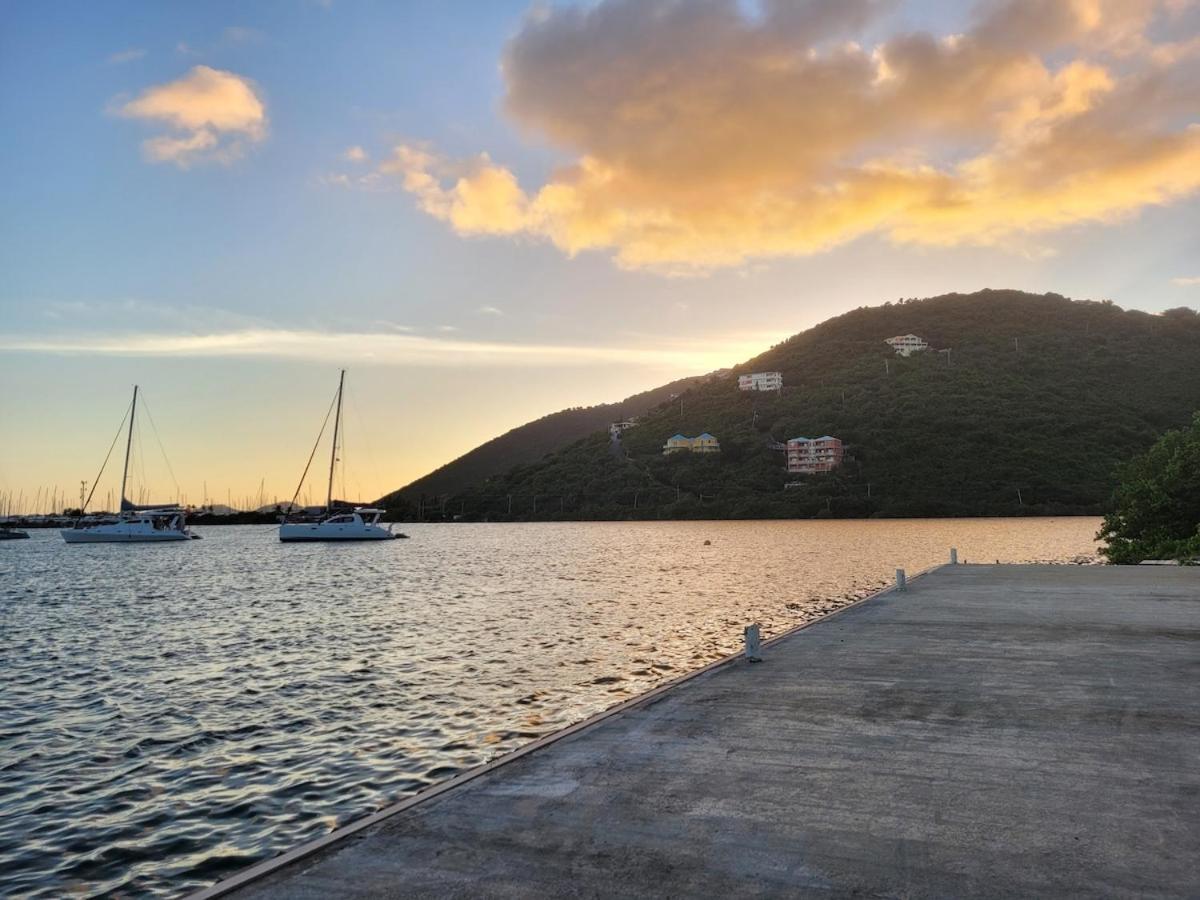 Modern Waterfront Διαμέρισμα Road Town  Εξωτερικό φωτογραφία